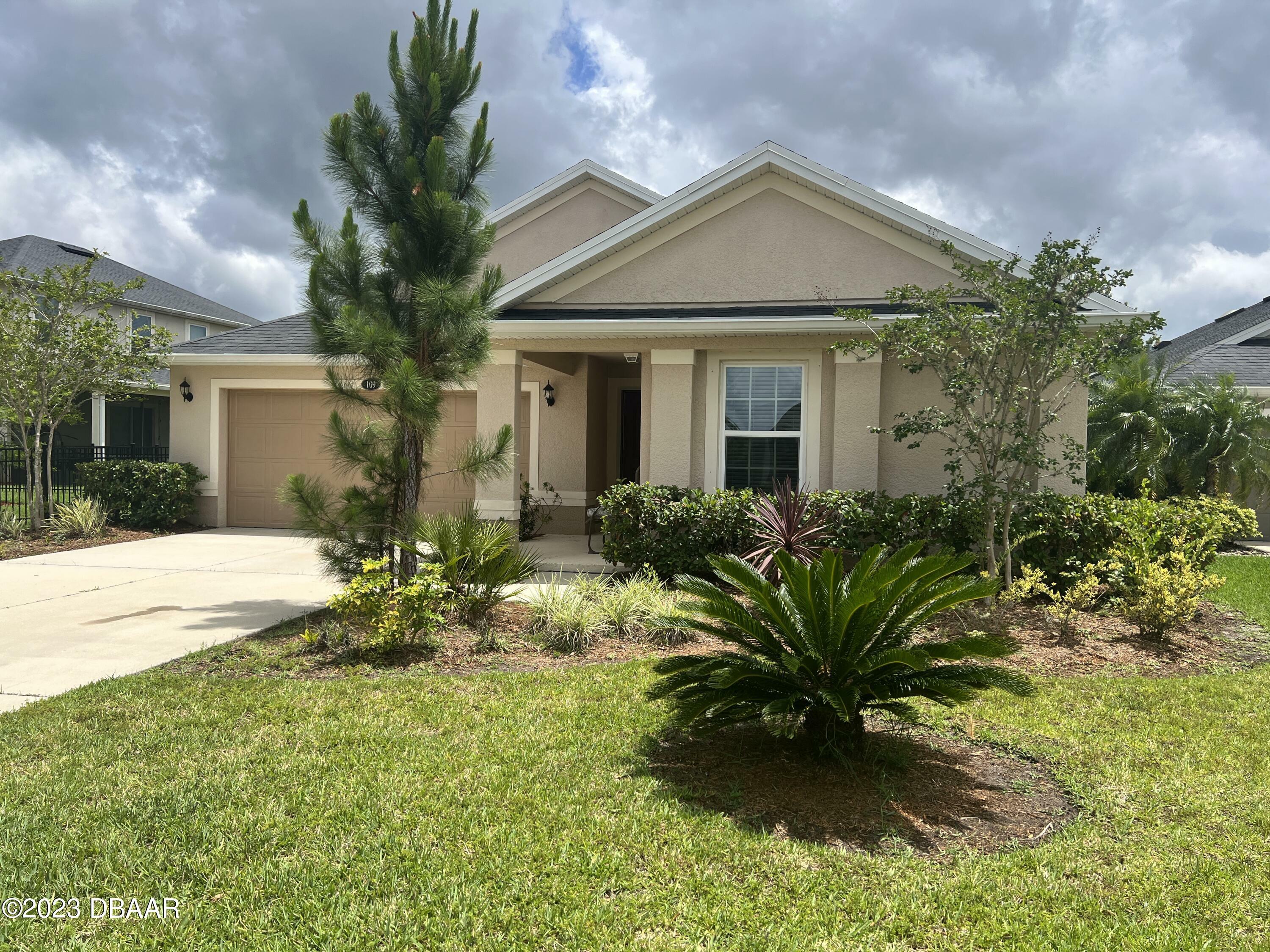 Property Photo:  109 Prestwick Grande Drive  FL 32124 