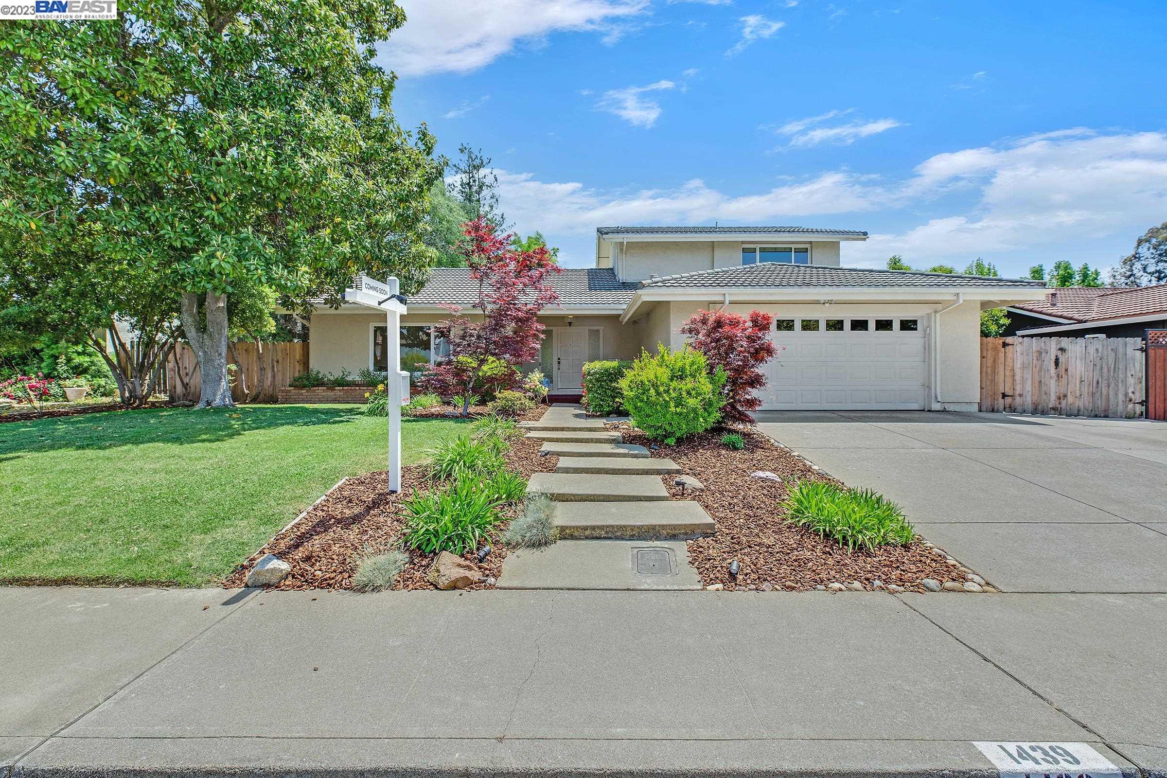 Property Photo: 1439 Lexington Way CA 94550