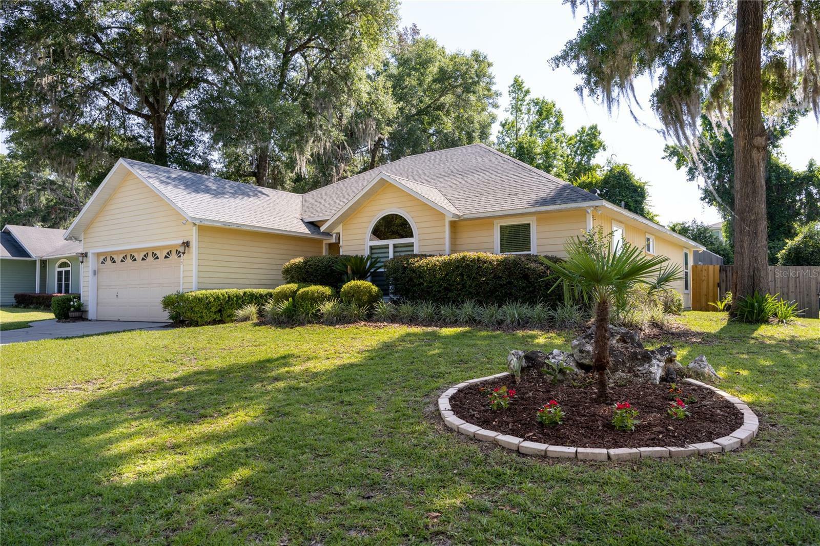 Property Photo:  5925 SW 85th Street  FL 32608 