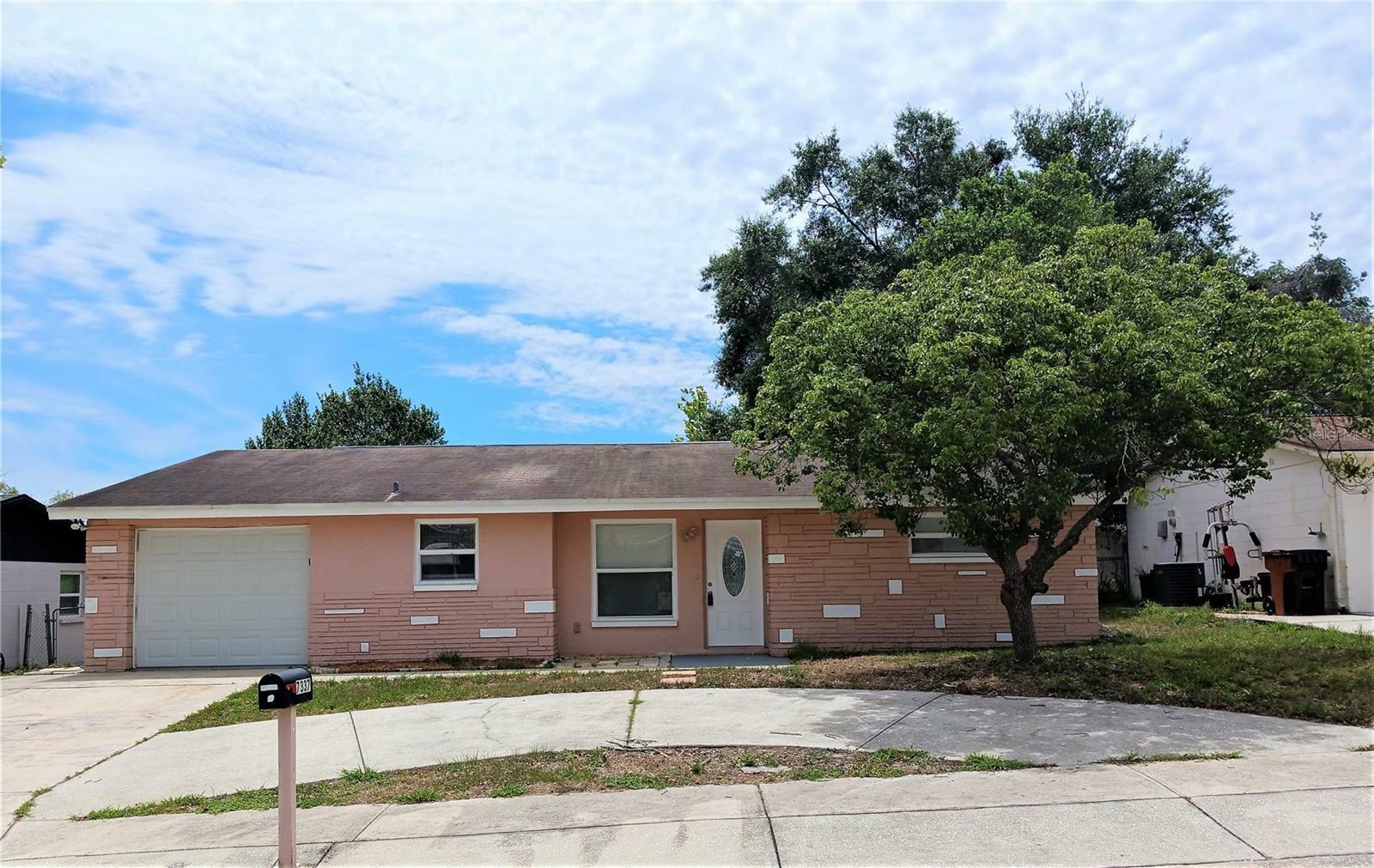 Property Photo:  7337 Donegal Street  FL 34653 