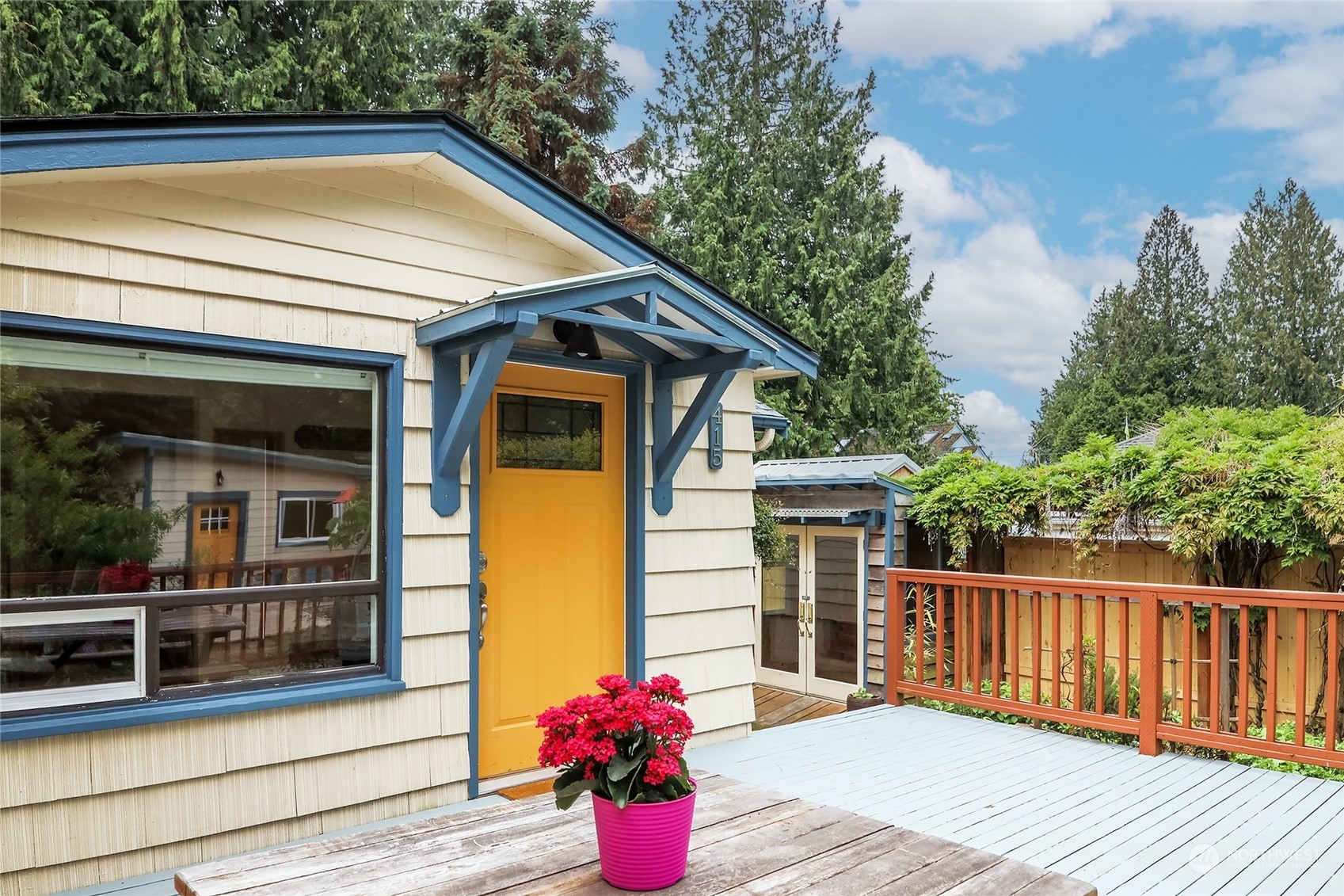 Property Photo: 415 N 107th Street WA 98133