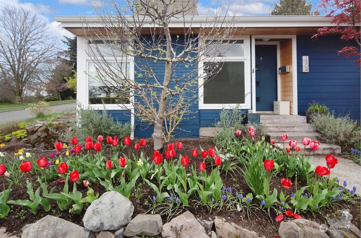 Property Photo: 1204 S Angeline Street WA 98108