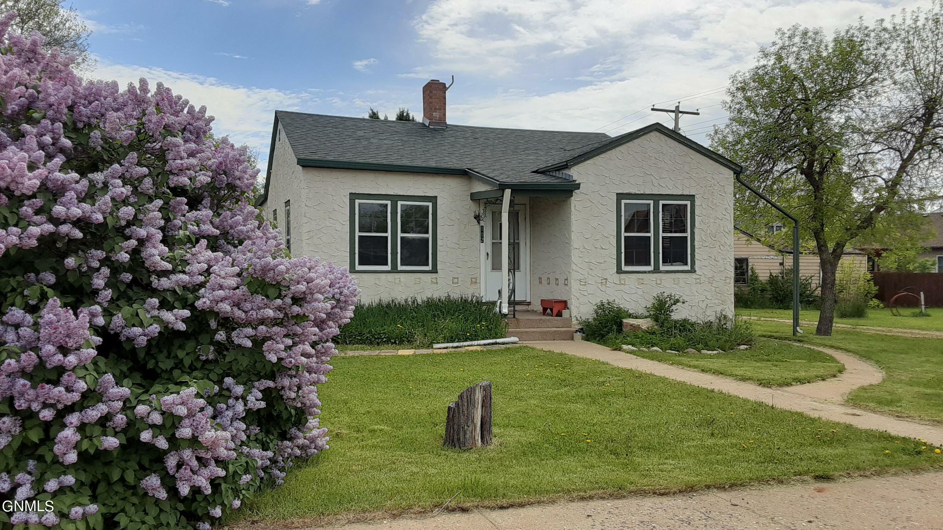 Property Photo:  112 N Buffalo Street  ND 58638 