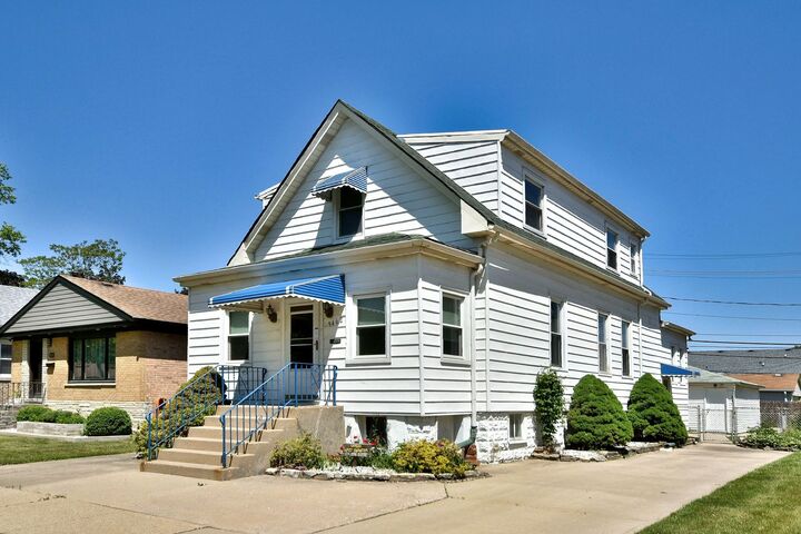 9462 Schiller Boulevard  Franklin Park IL 60131 photo