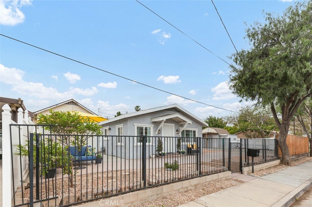 Property Photo:  412 W 10th Street  CA 92882 