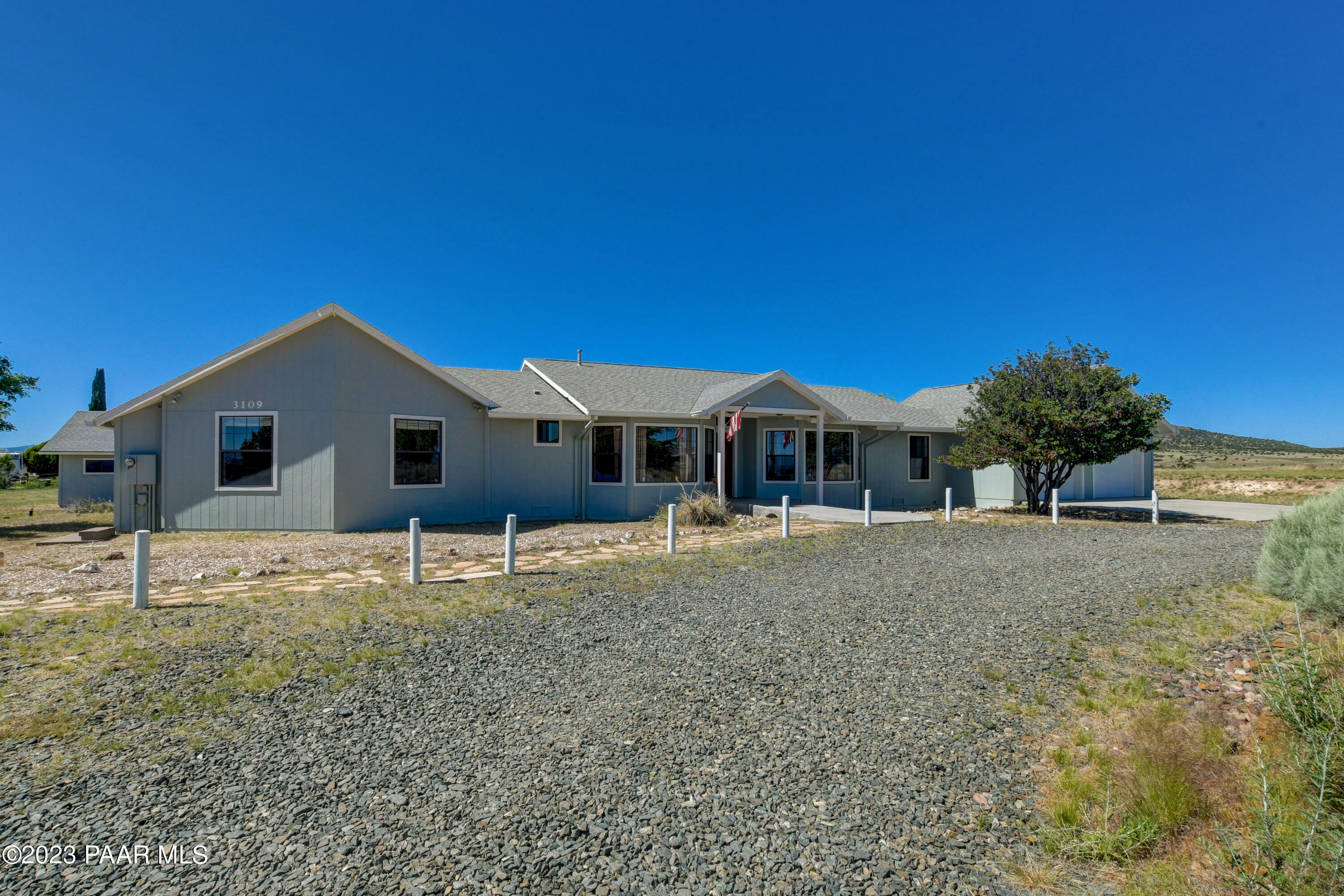 Property Photo:  3109 W Road 2 S  AZ 86323 