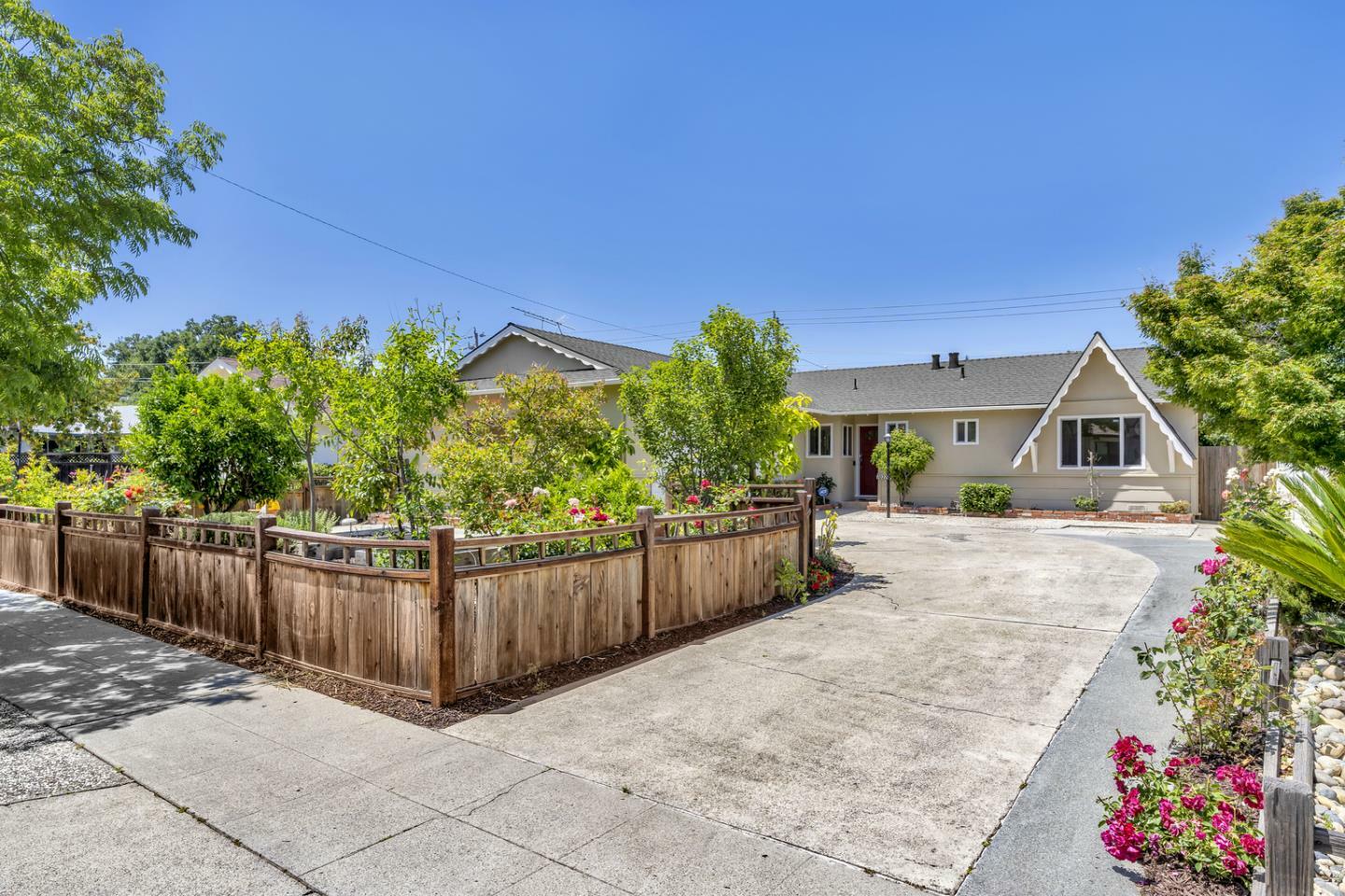 Property Photo:  1027 Belvedere Lane  CA 95129 