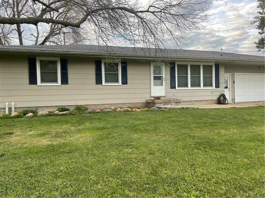 33069 Finestead Drive  Granger IA 50109 photo