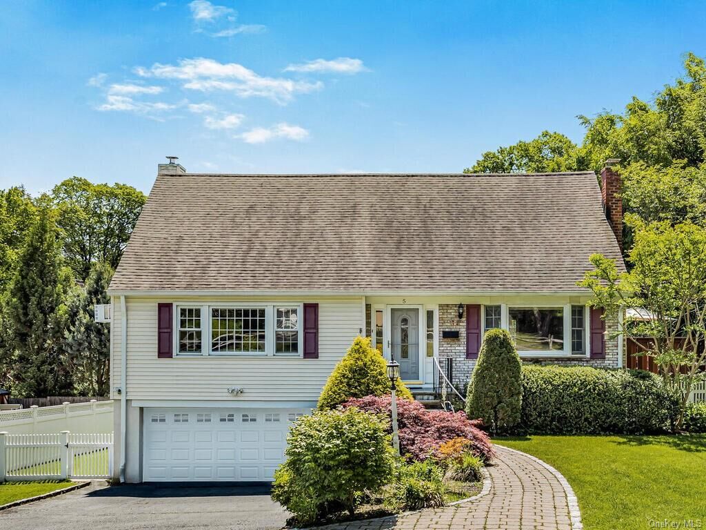 Property Photo:  5 Adelphi Avenue  NY 10528 