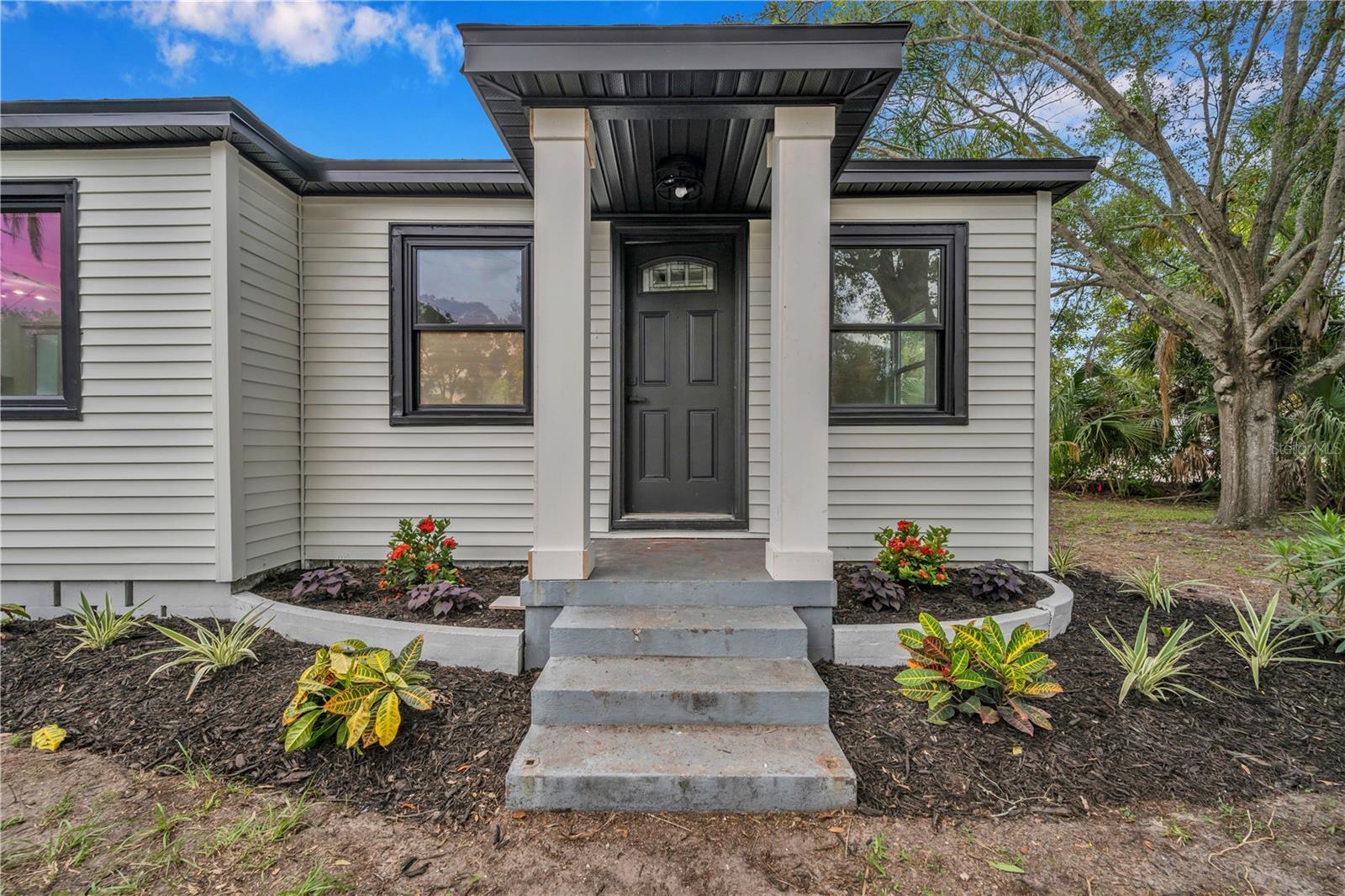 Property Photo: 3500 Haines Road N FL 33704