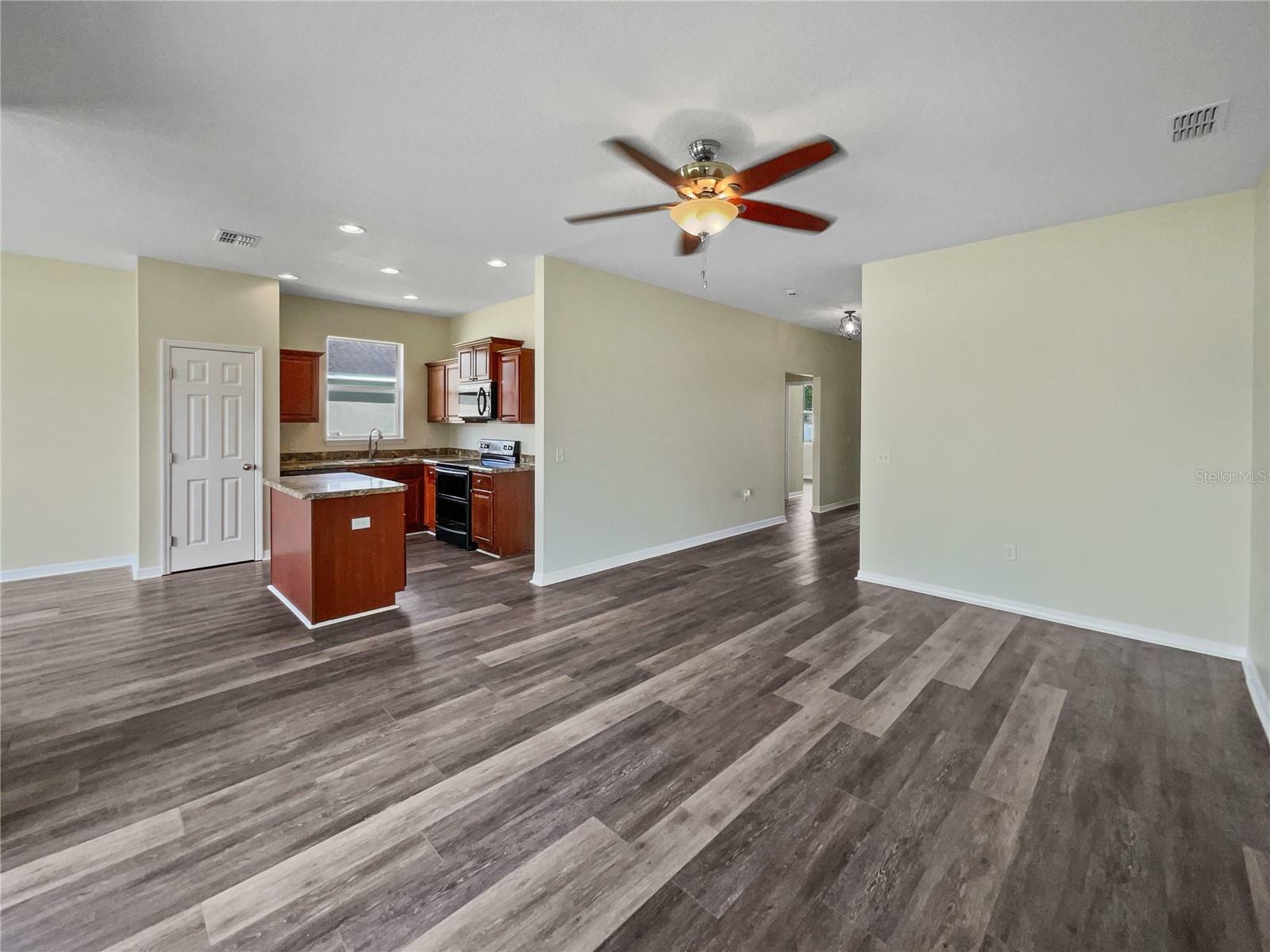 Property Photo:  337 Highland Meadows Avenue  FL 33837 