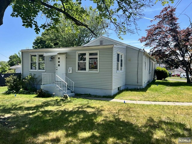 Property Photo:  33-35 Obal Avenue 35  NJ 07407 