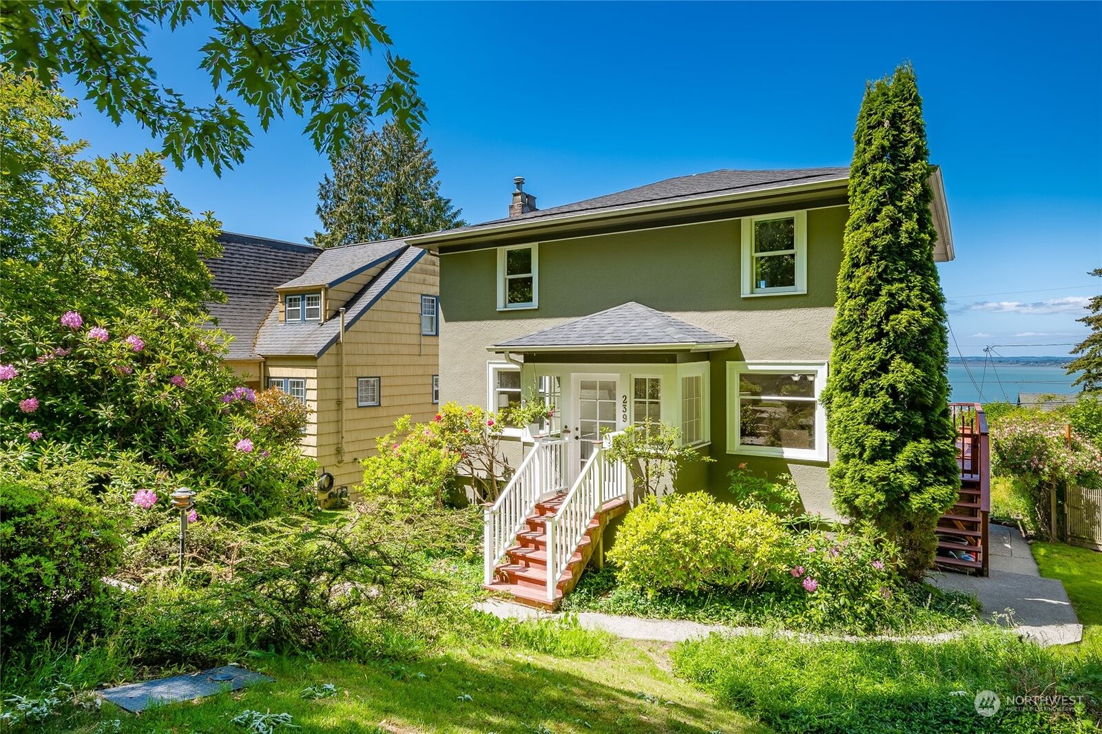 Property Photo: 239 N Garden Street WA 98225