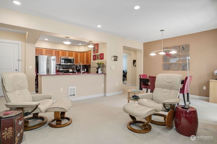 Property Photo: 1545 NW 57th Street 509 WA 98107