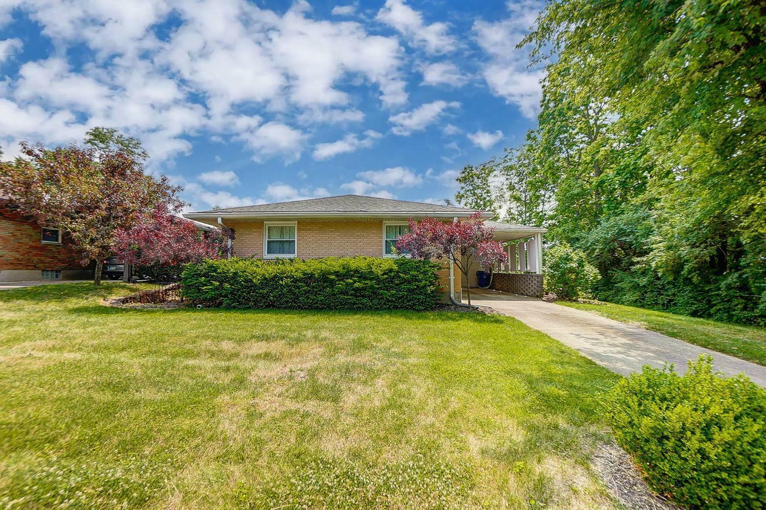 Property Photo: 690 Rost Hill Dr OH 45013