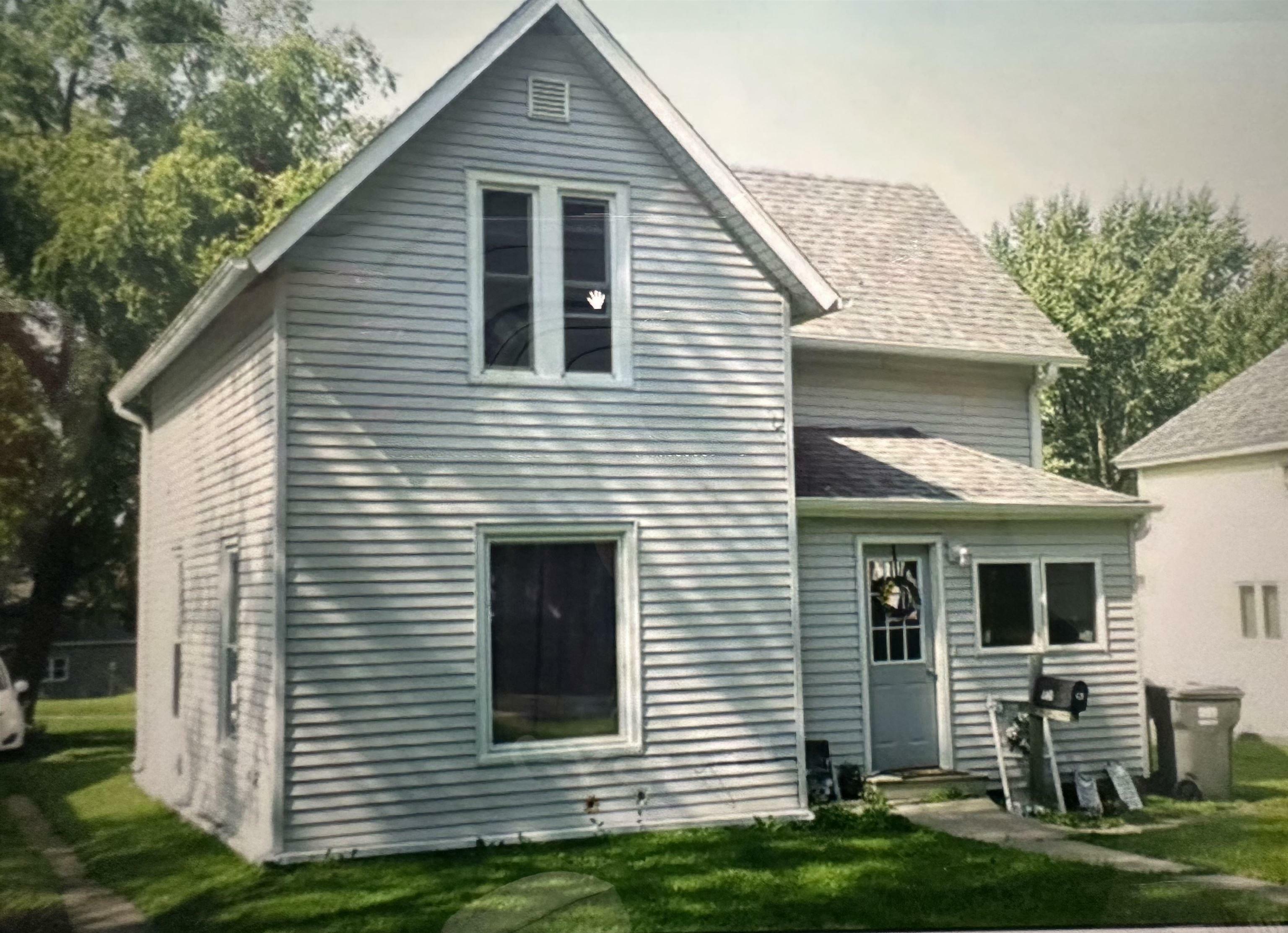 Property Photo:  128 6th Ave SE  IA 50662 