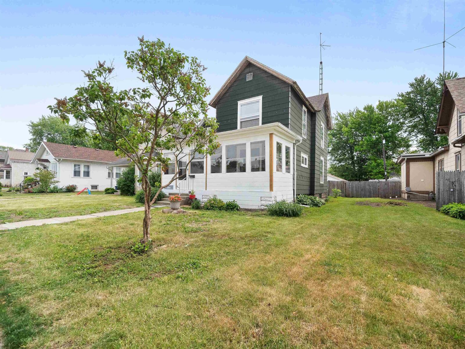 Property Photo:  325 W 5th Street  IN 46706