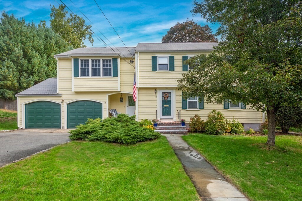 Property Photo:  10 Clearwater Rd  MA 01890 