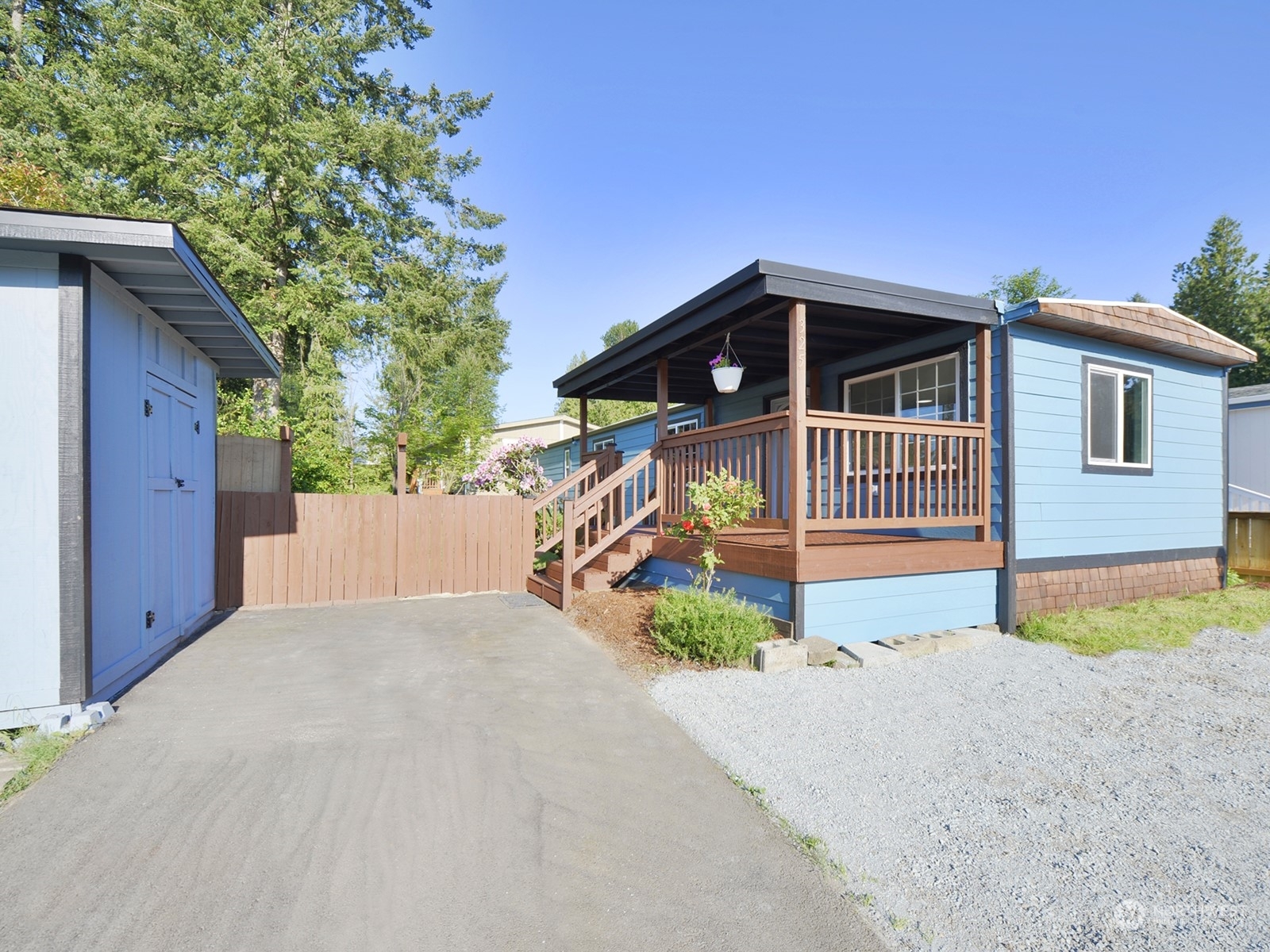 Property Photo: 31108 3rd Avenue 325 WA 98010
