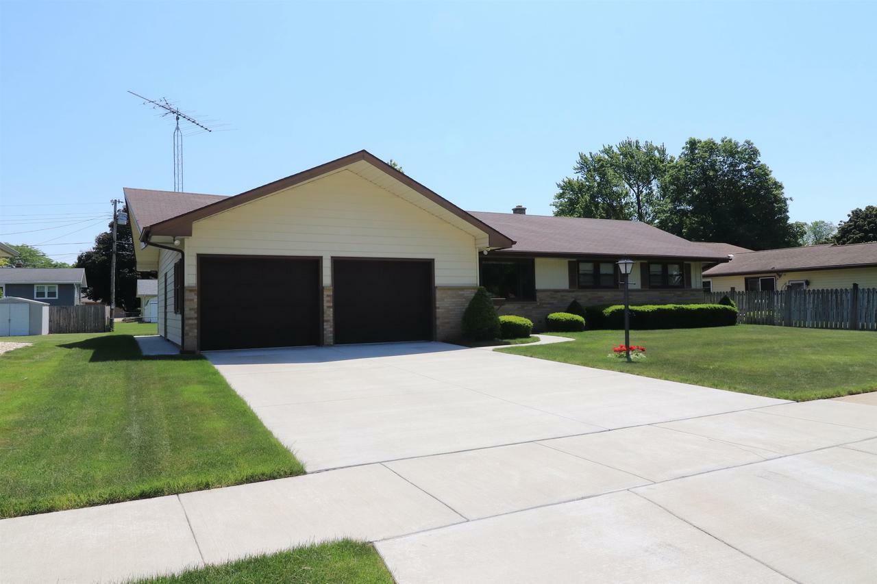 Property Photo:  1910 North Concord Drive  WI 53545 