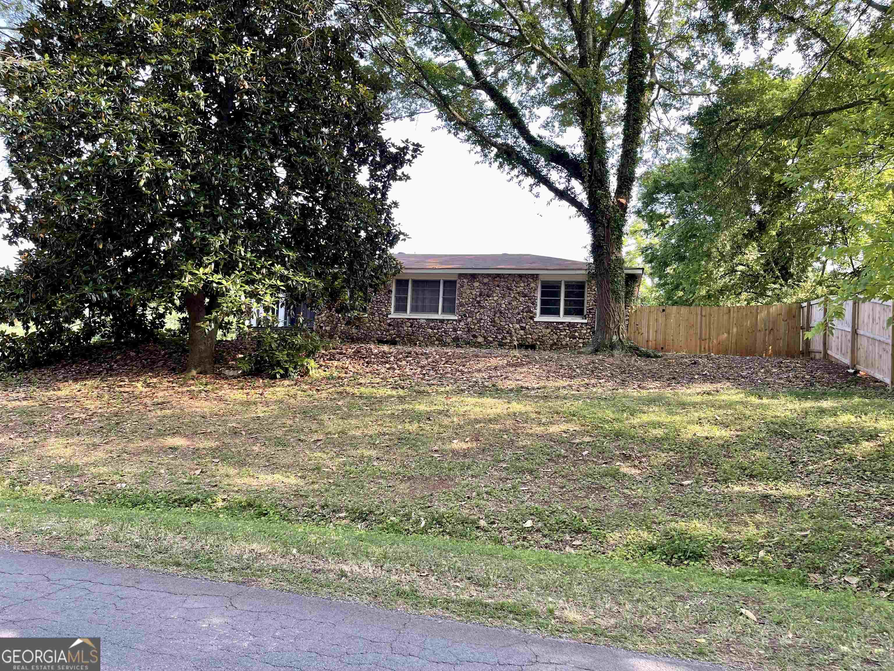 Property Photo: 578 Mountain View Road SE GA 30161