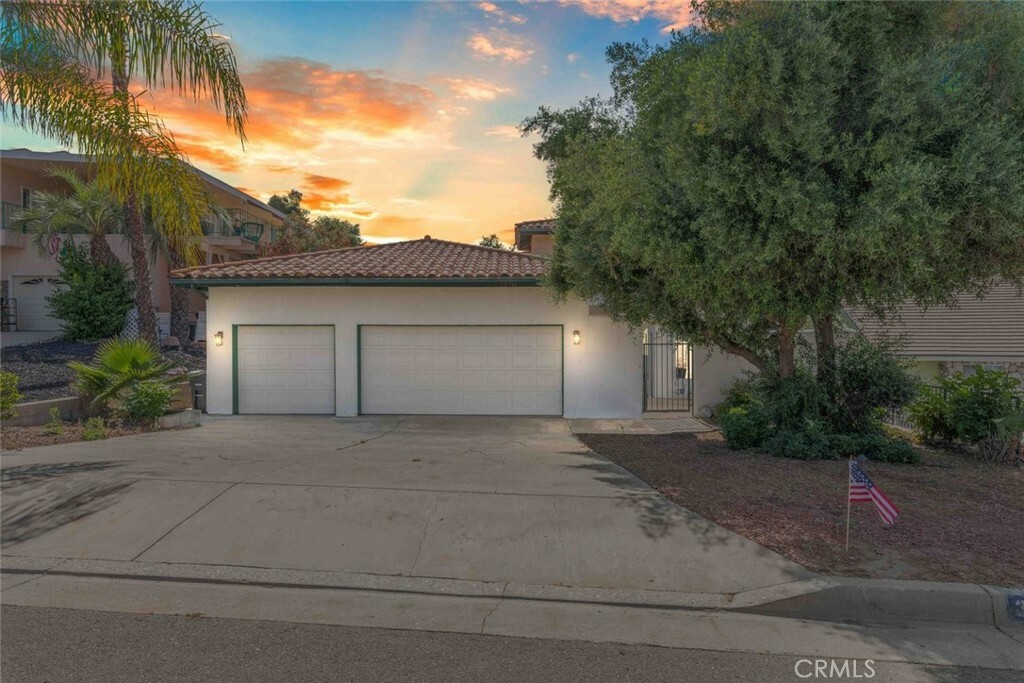 Property Photo:  31210 Emperor Drive  CA 92587 