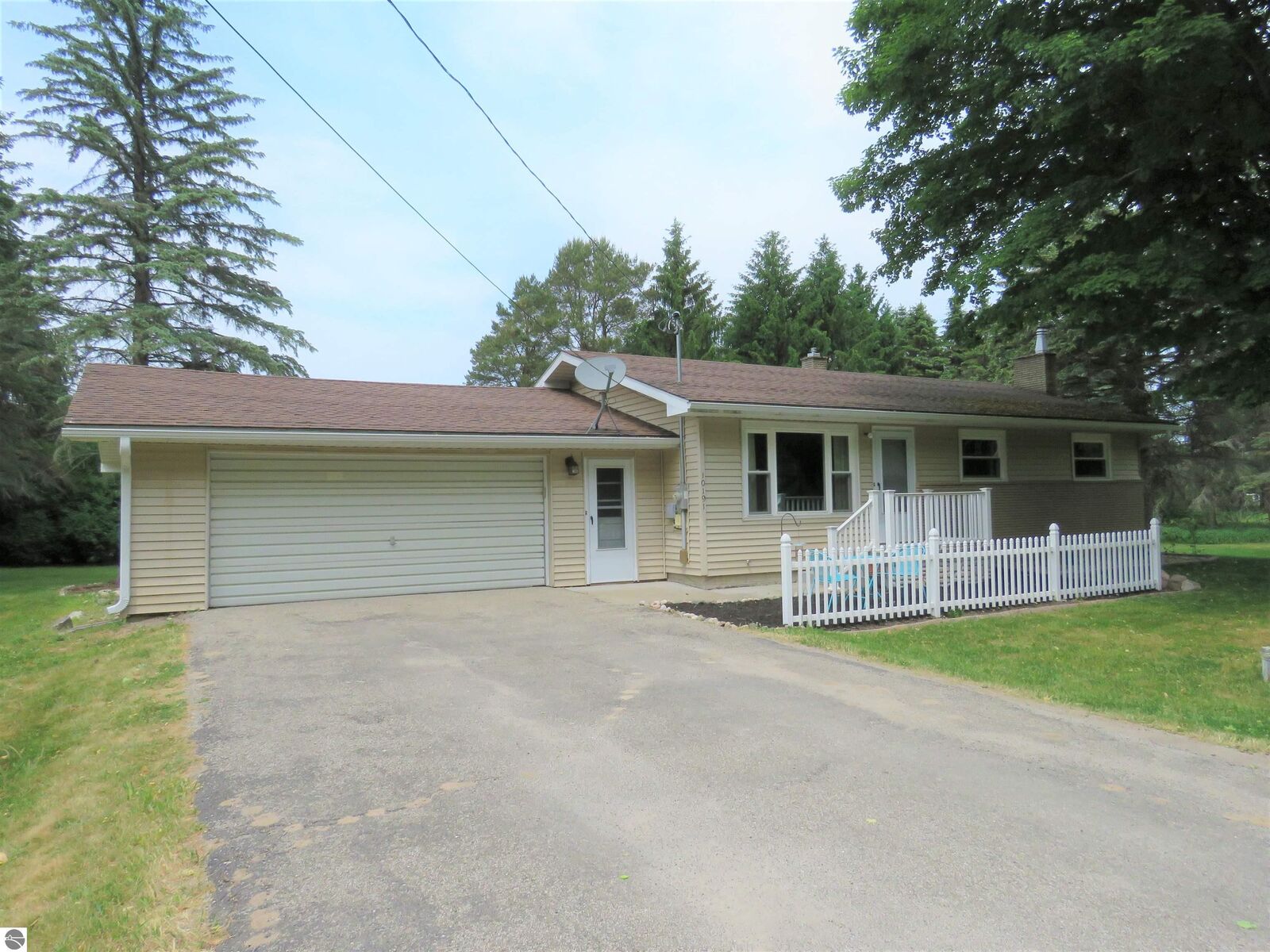 Property Photo:  10191 E 36 1/2 Road  MI 49601 