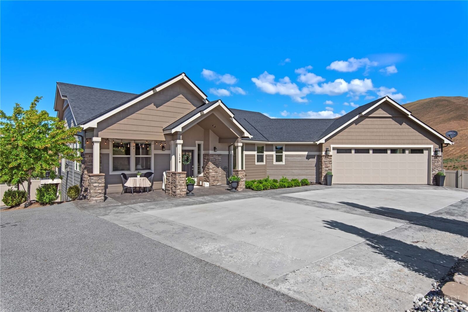 Home for sale in Wenatchee: 128 E Mountain Brook Lane, Wenatchee, WA 98801