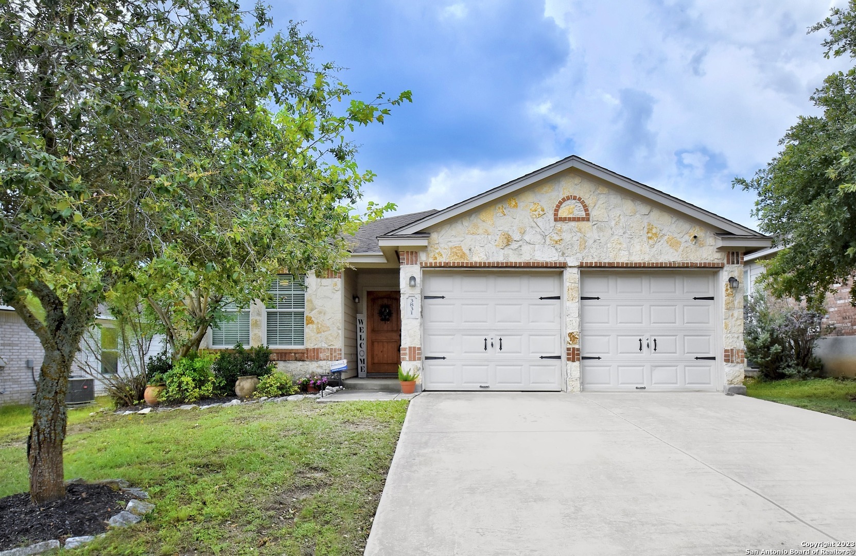 Property Photo: 3831 Sausalito Fern TX 78261
