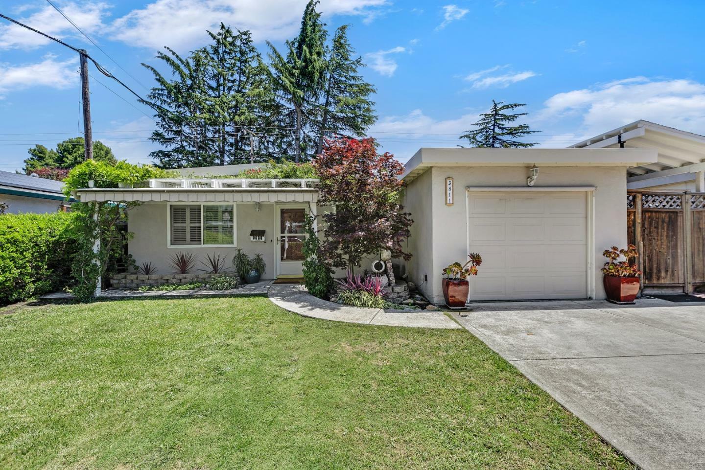 Property Photo:  811 Wake Forest Drive  CA 94043 