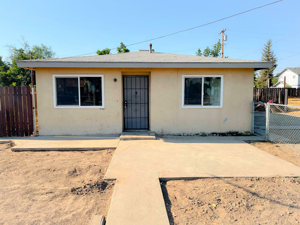 312 W Visalia Road  Farmersville CA 93223 photo