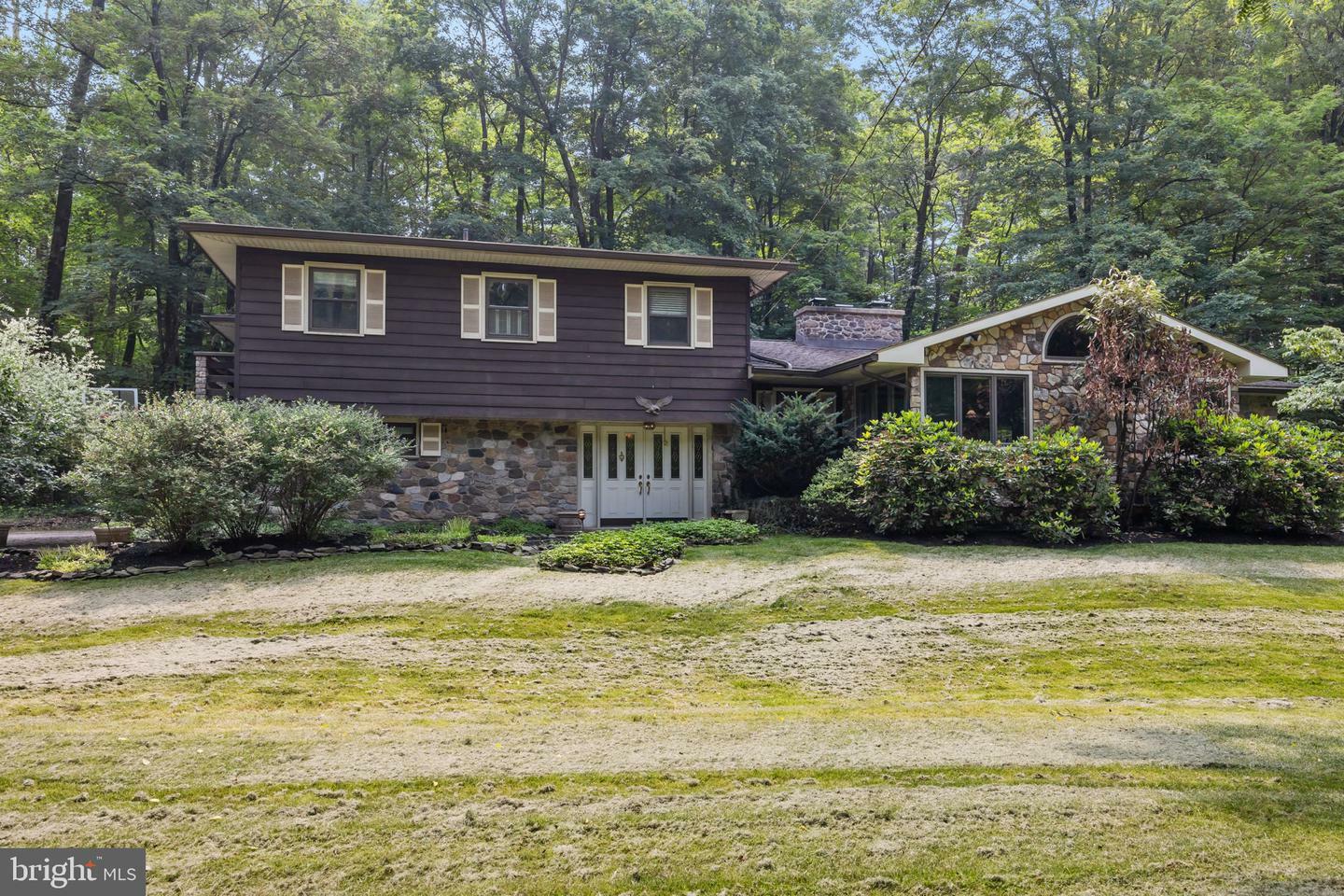 Property Photo:  405 Skunk Hollow Road  PA 18914 