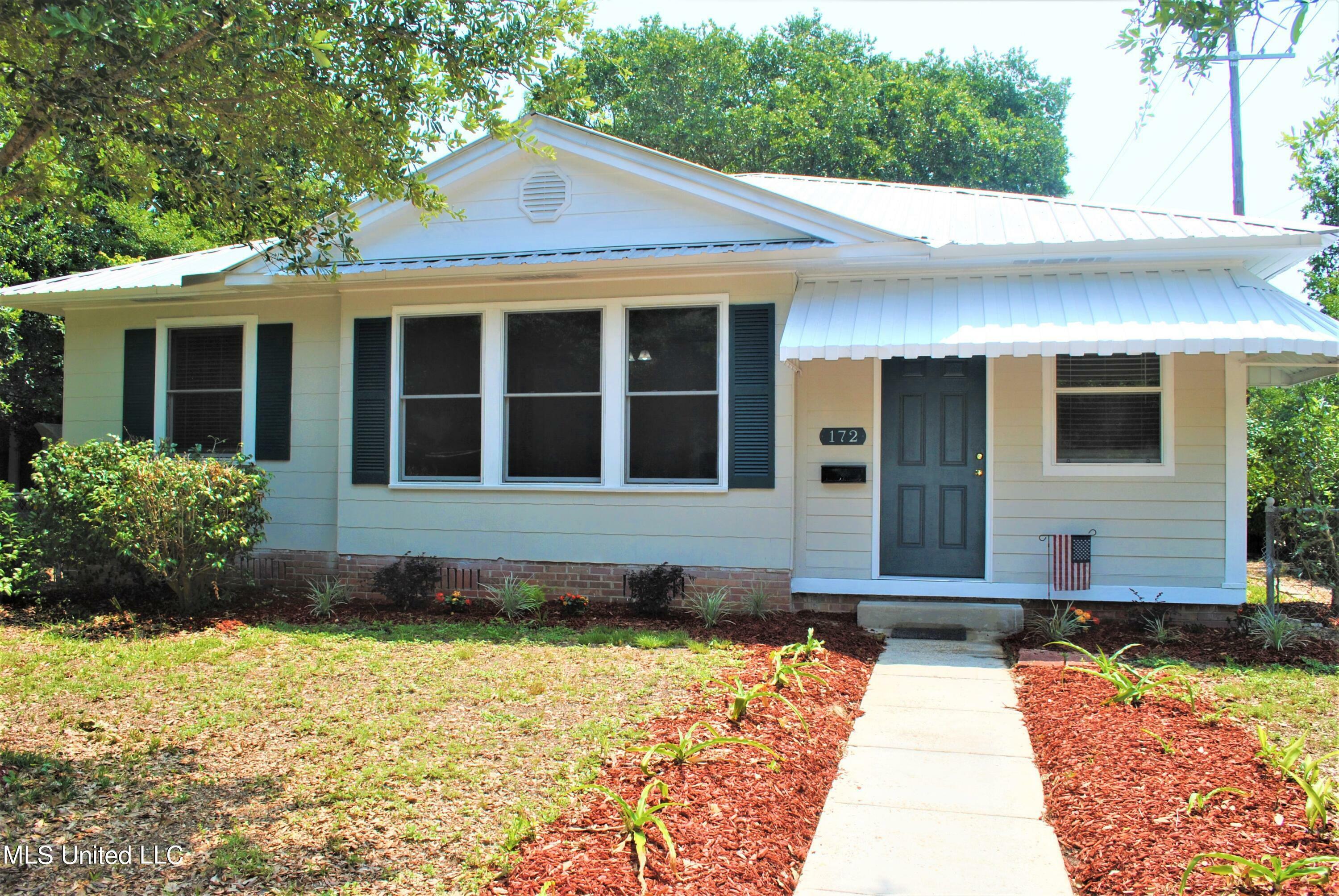 Property Photo:  172 Saint Charles Avenue  MS 39530 