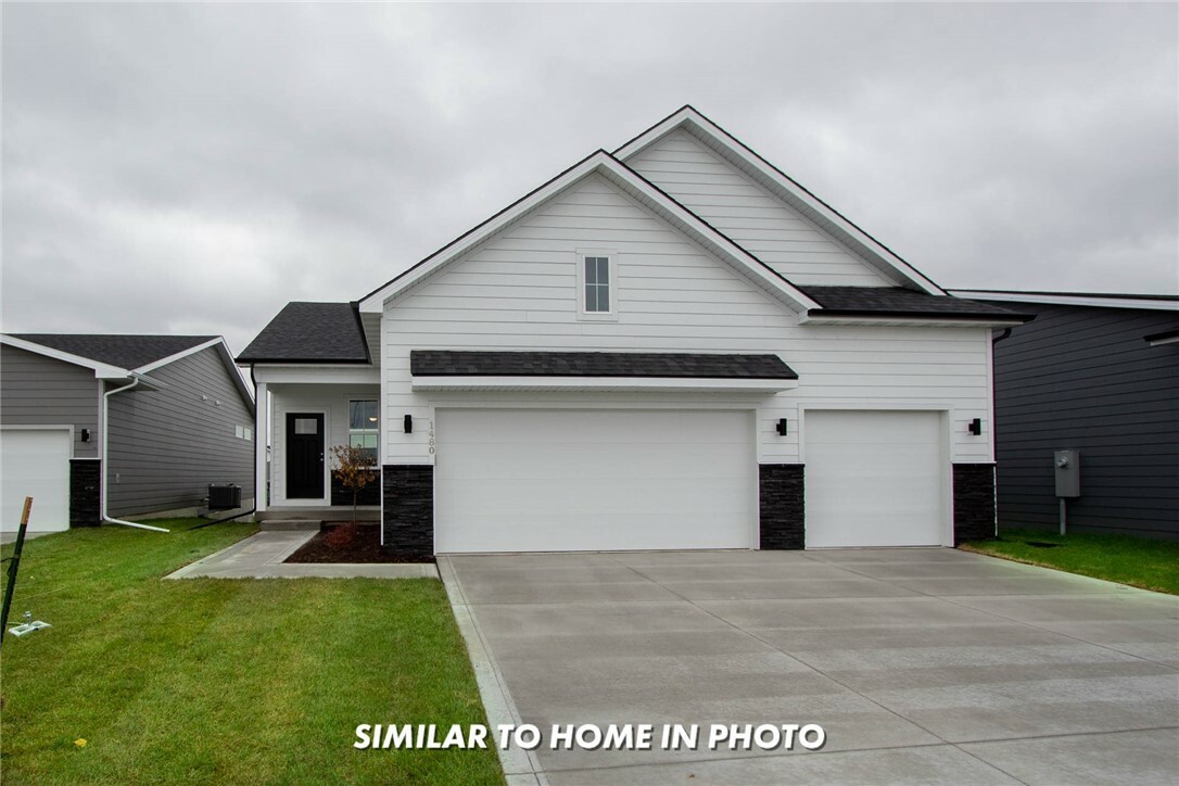 Property Photo:  3005 Bluebell Lane  IA 50219 