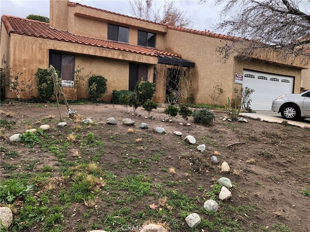 Property Photo: 548 W Avenue Q12 W CA 93551