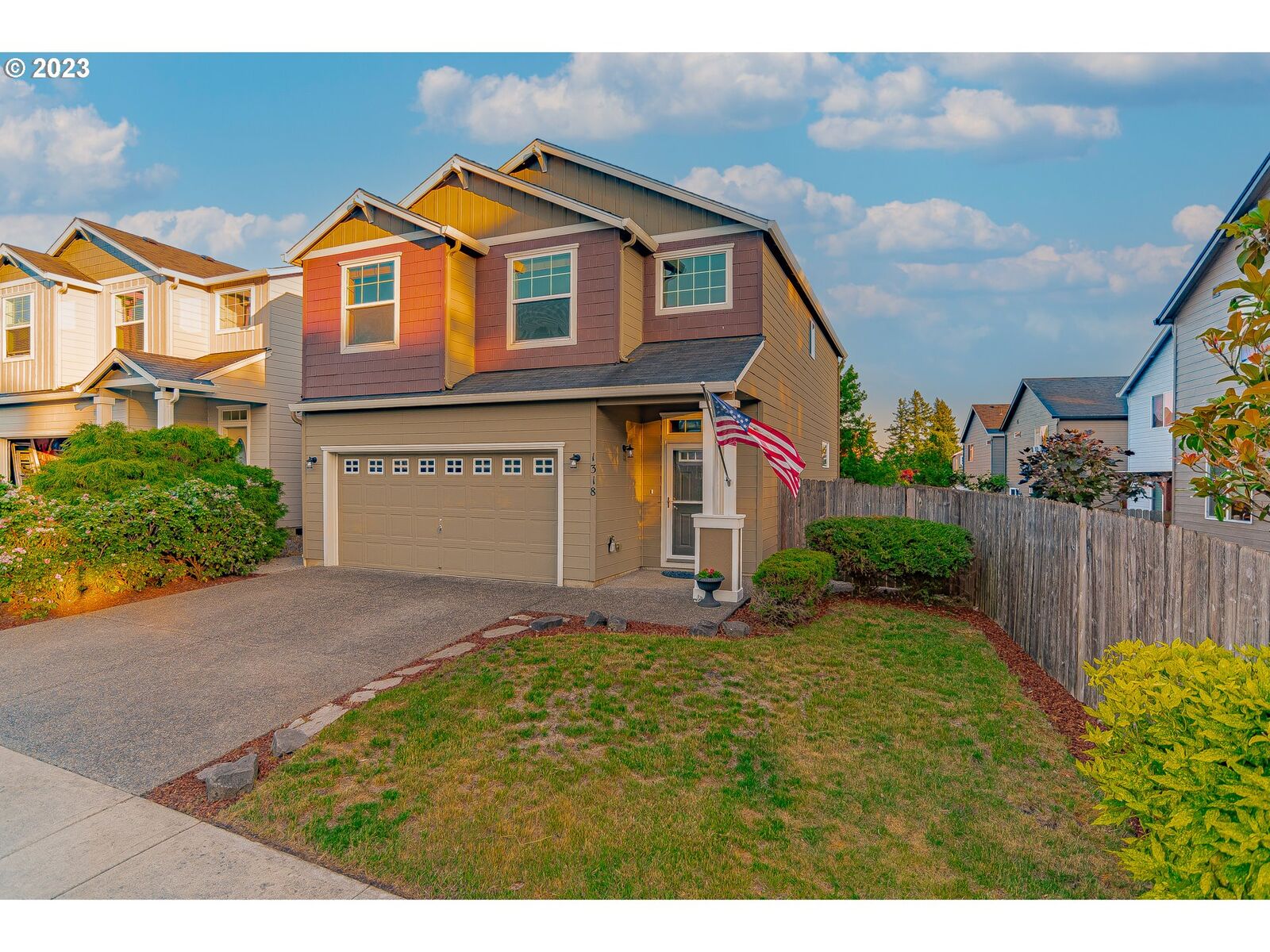 Property Photo: 1318 54th St WA 98671