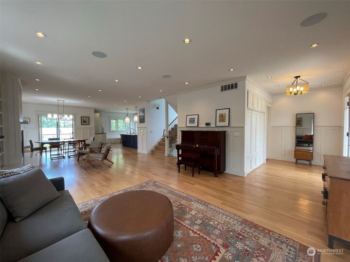 Property Photo:  2565 9th Avenue W  WA 98119 