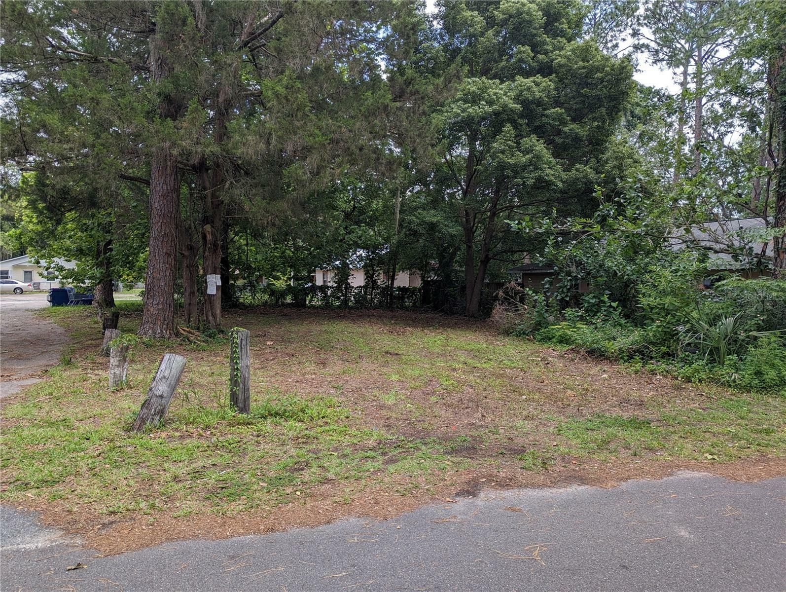 Property Photo:  1510 NE 5th Avenue  FL 32641 