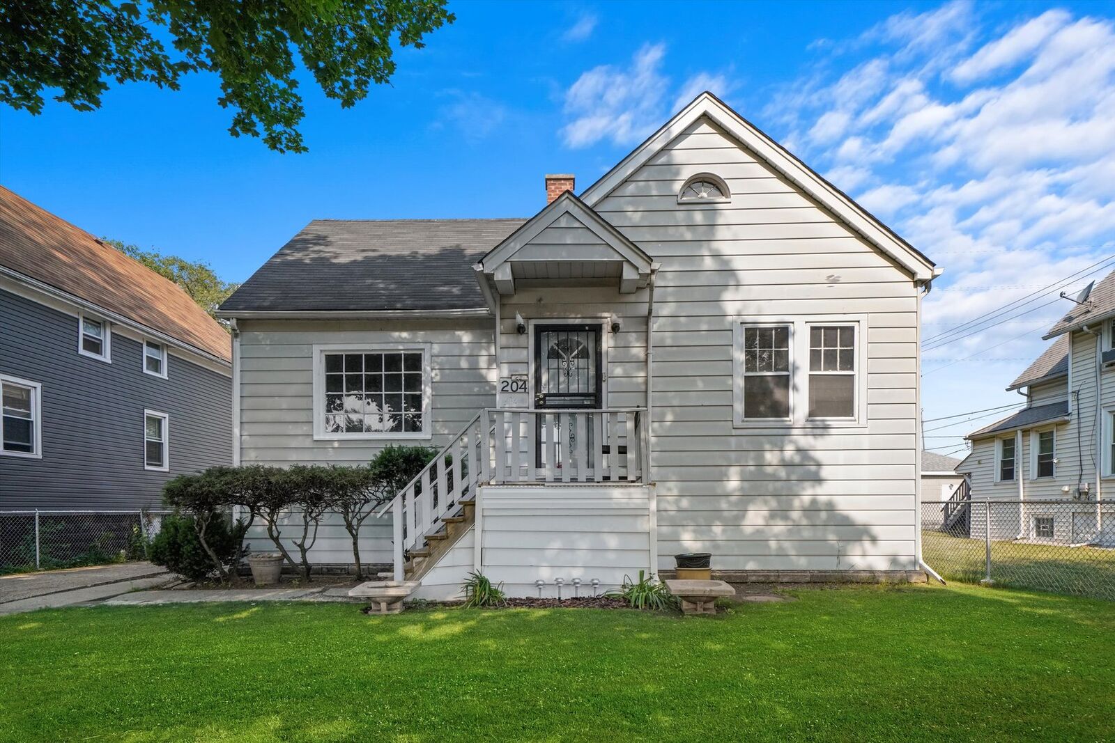 Property Photo:  204 28th Avenue  IL 60104 