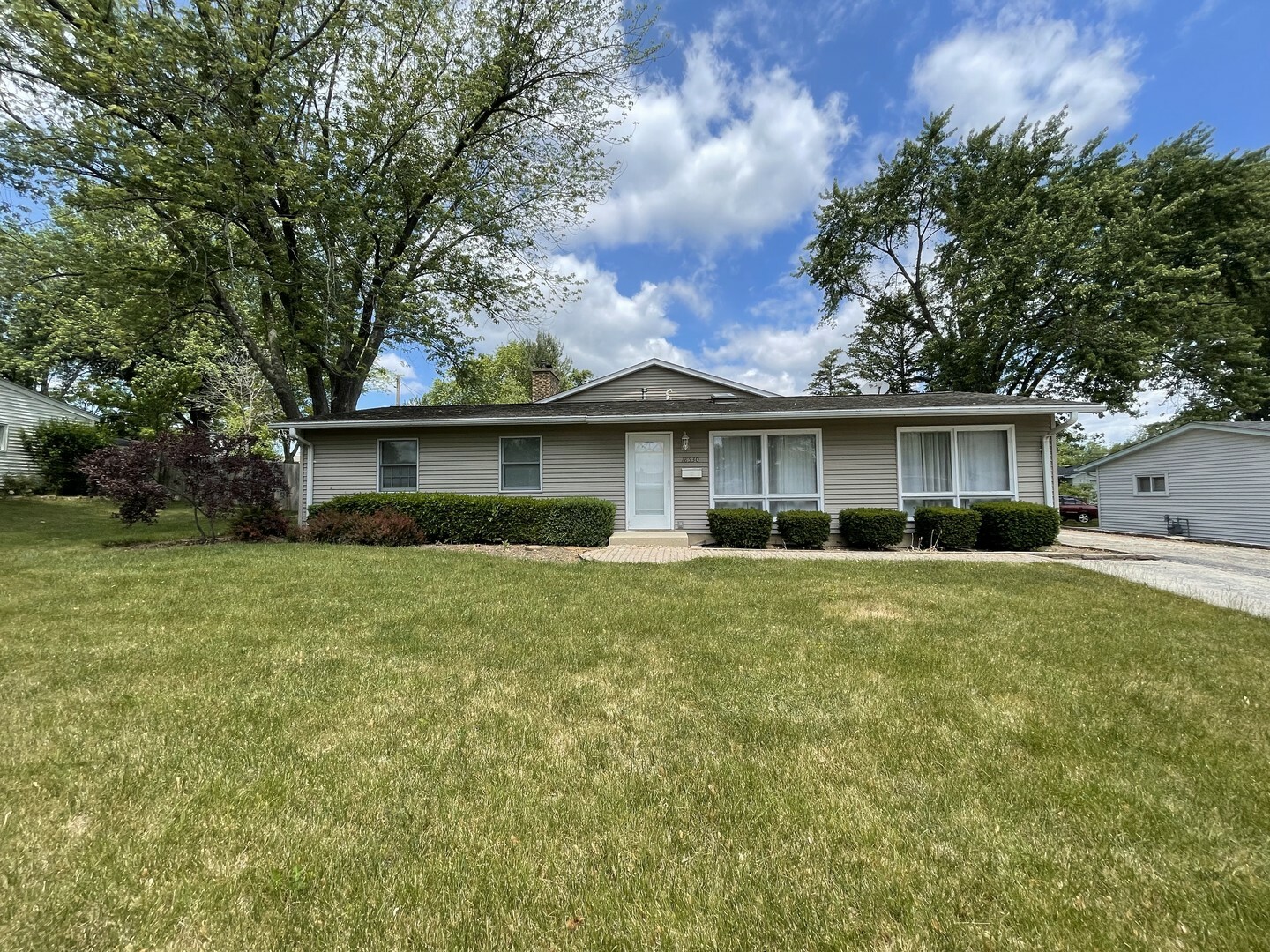 Property Photo:  18530 Woodland Terrace  IL 60031 