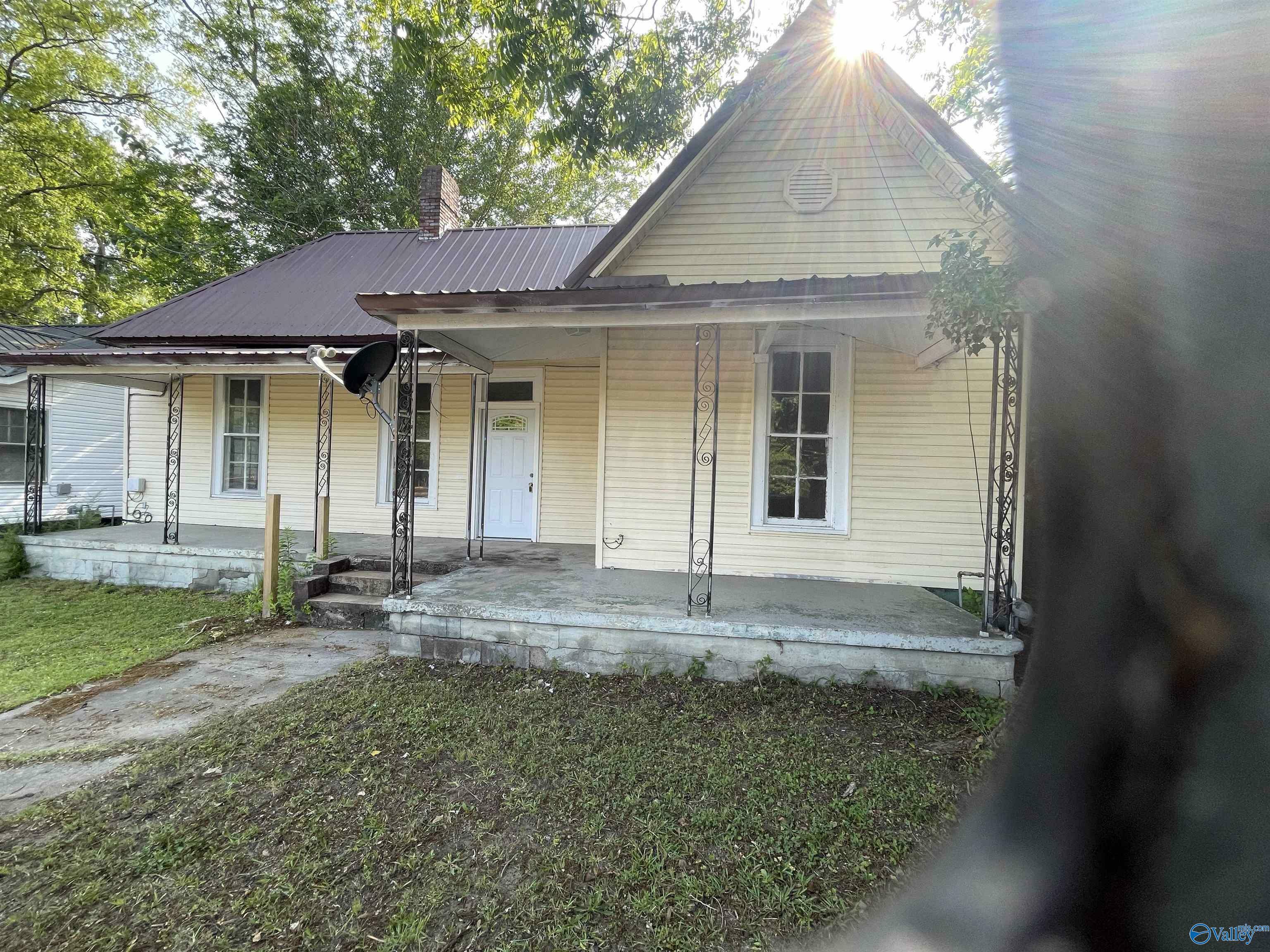 Property Photo:  506 Front Street  AL 36206 