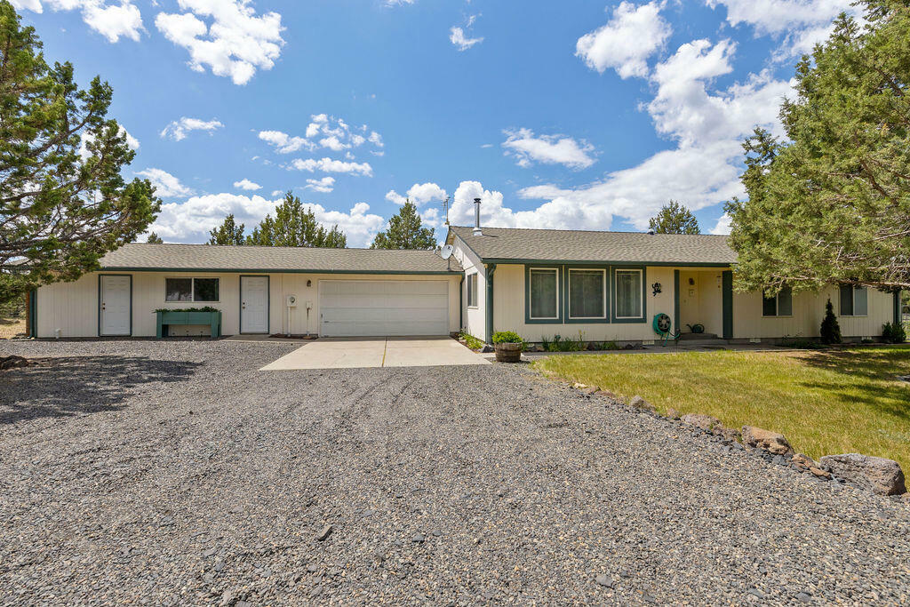 Property Photo:  13351 SE Southwood Drive  OR 97754 