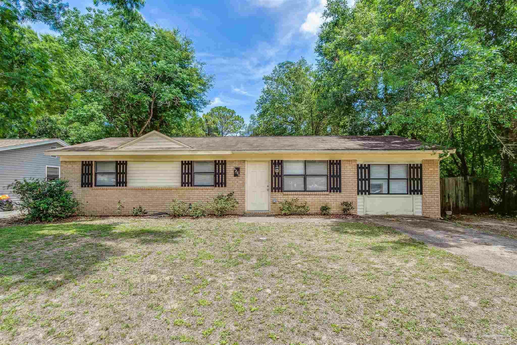 Property Photo: 6200 Nashville Ave FL 32526