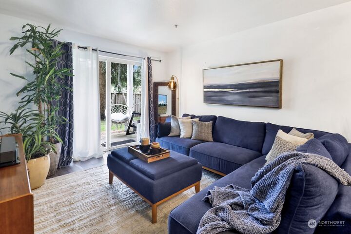 Property Photo:  2715 W Maplewood Avenue 122  WA 98225 