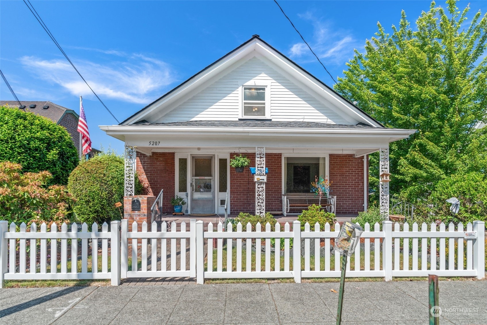 5207 Greenwood Avenue N  Seattle WA 98103 photo