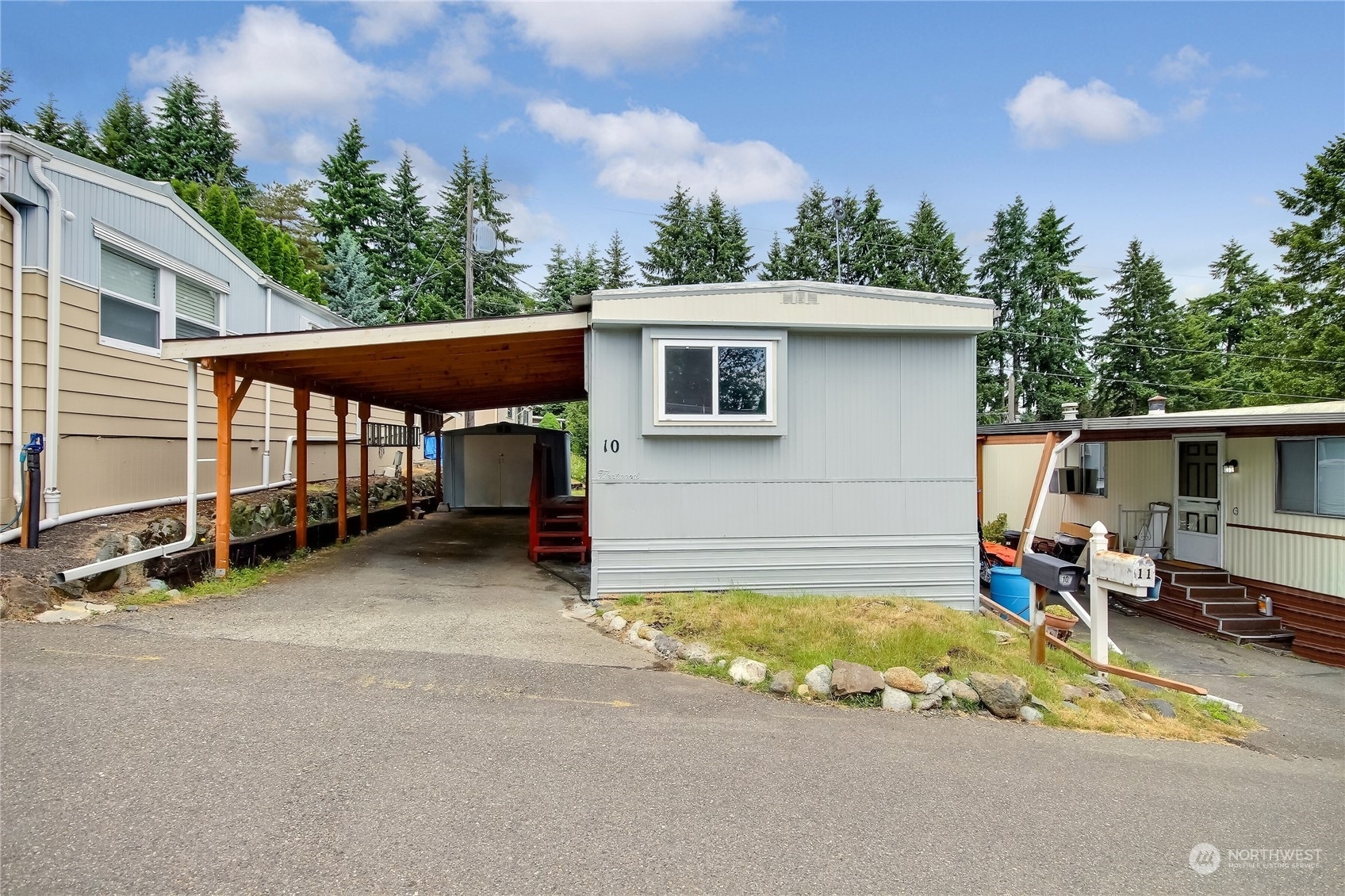 Property Photo:  23708 Locust Way 10  WA 98021 