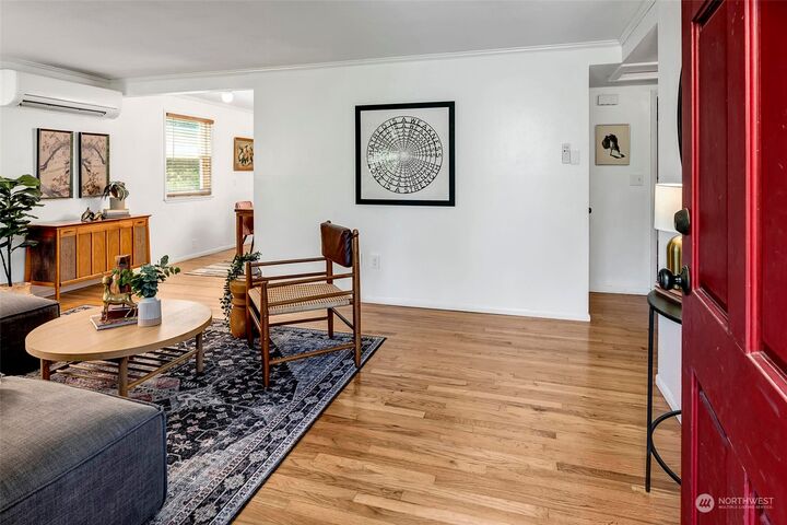 House for sale in Seattle: 8137 31st Avenue SW, Seattle, WA 98126