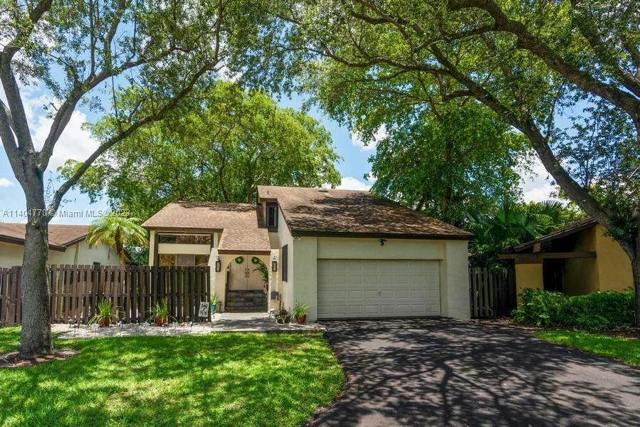 Property Photo: 11715 SW 135th Pl FL 33186