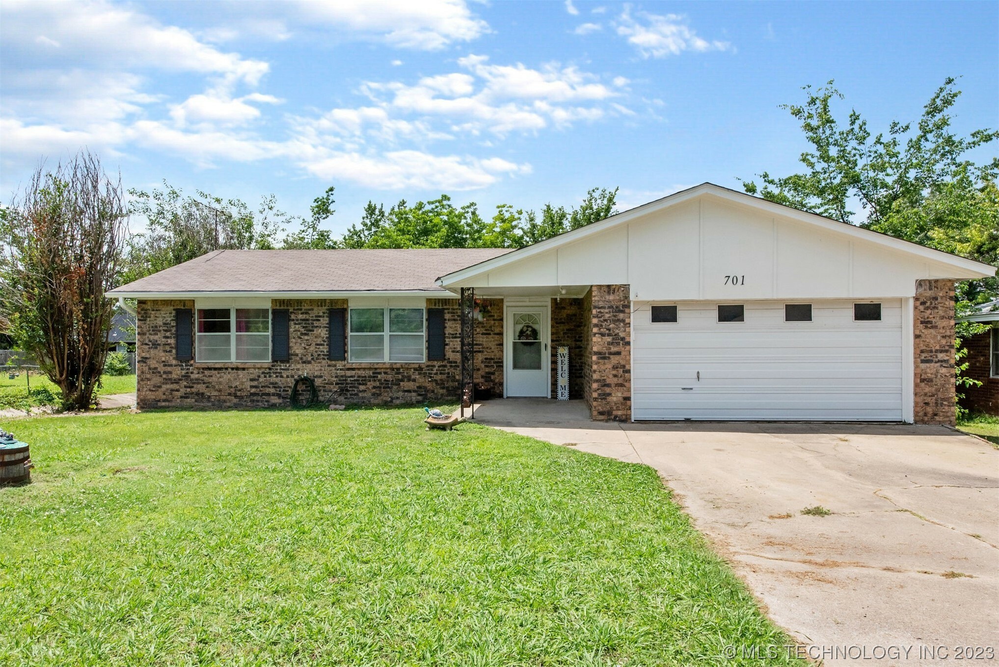 Property Photo:  701 N Washington Avenue  OK 74467 