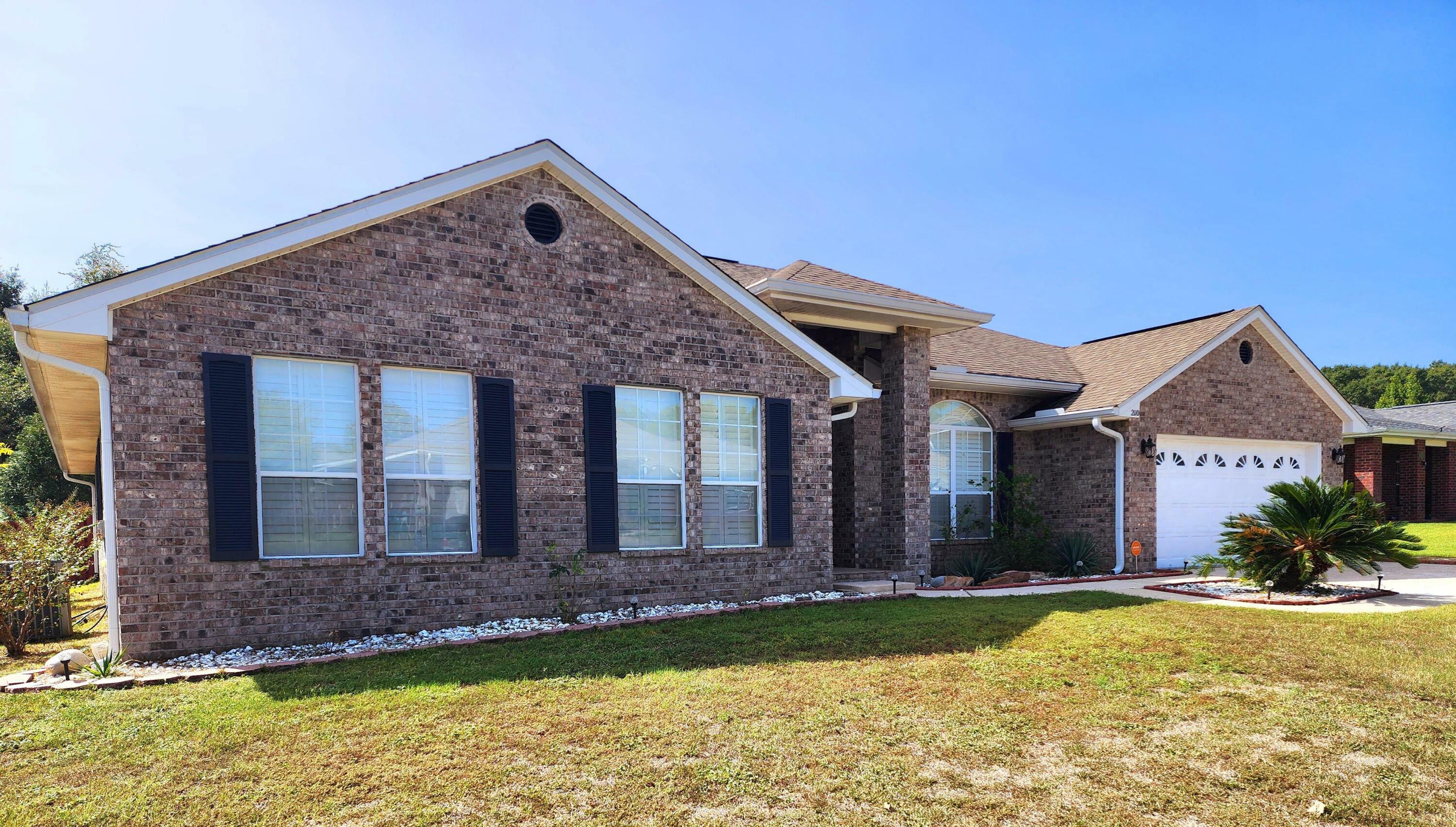 Property Photo: 2110 Hagood Loop FL 32536
